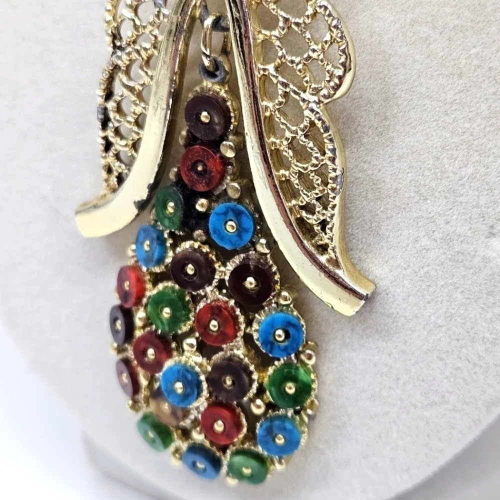 VINTAGE Unique Multicolor Pear Shaped Large Gold Tone Pendant Necklace